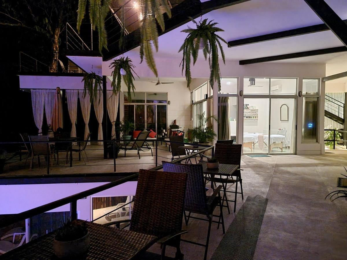 Vista Ocean Suites Boutique Hotel Event Venue マヌエル・アントニオ エクステリア 写真