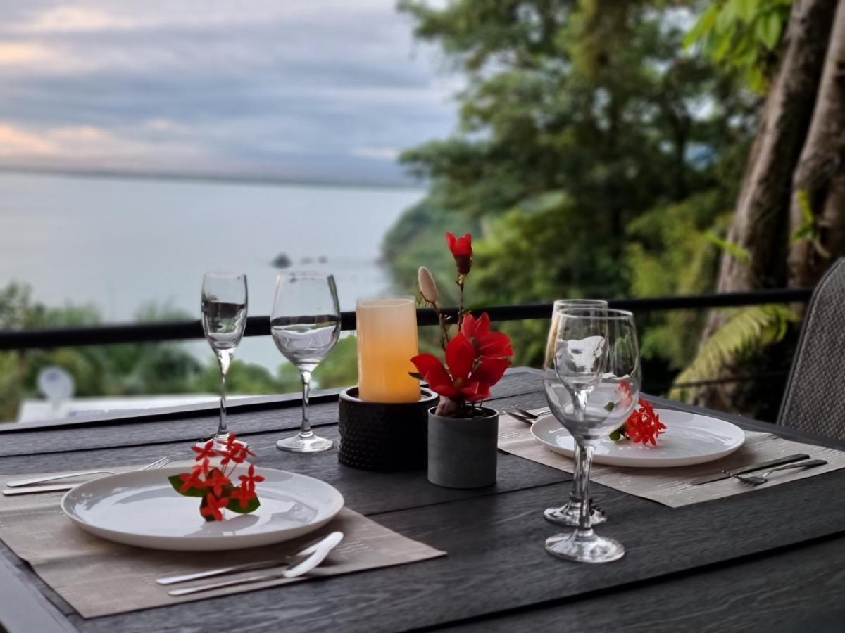 Vista Ocean Suites Boutique Hotel Event Venue マヌエル・アントニオ エクステリア 写真